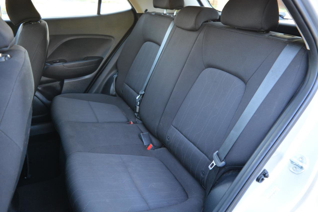 Used 2021 Hyundai Venue SE FWD image 12