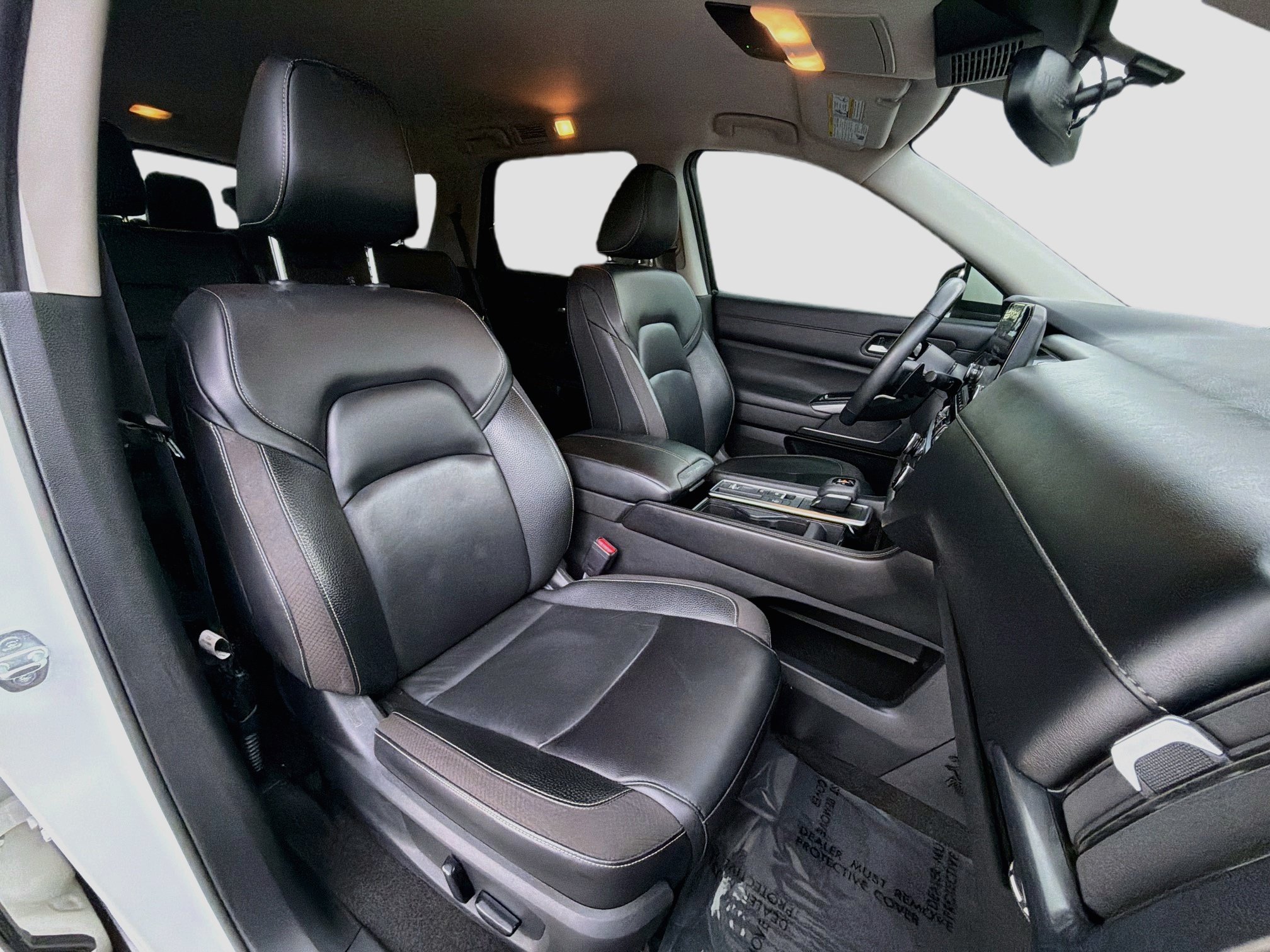 Used 2022 Nissan Pathfinder SL w/ SL Black Package FWD image 15