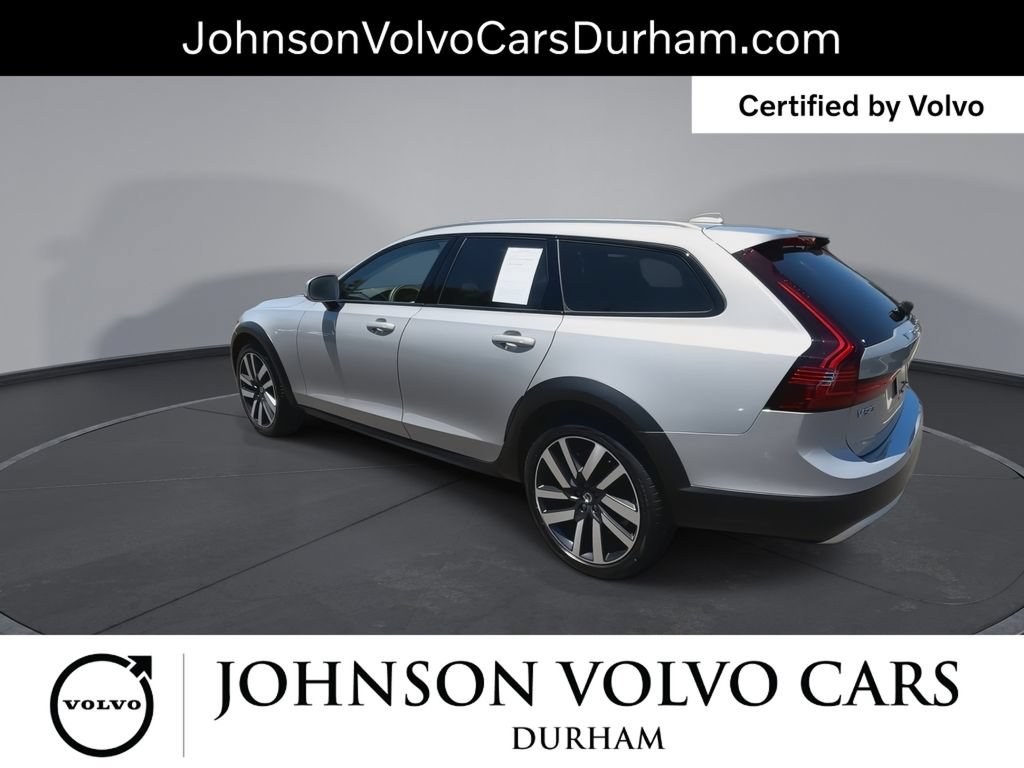 Certified 2025 Volvo V90 B6 Cross Country Plus AWD/4WD image 7