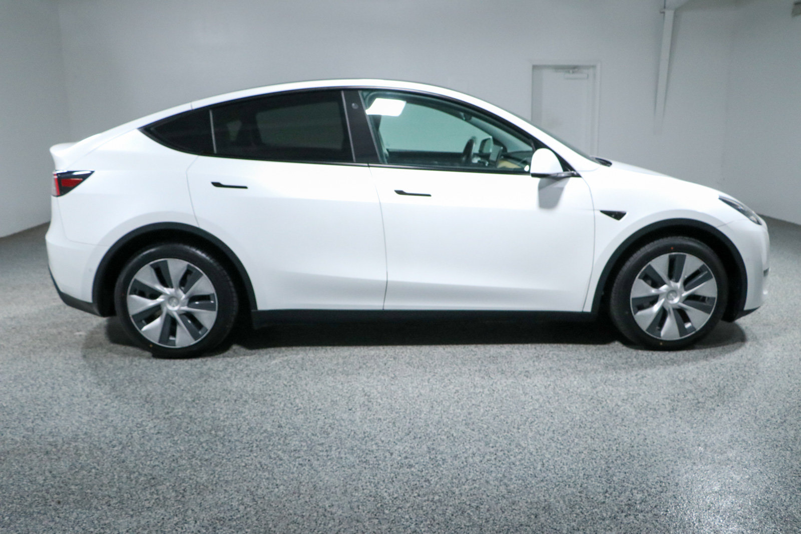 Used 2021 Tesla Model Y Long Range AWD/4WD image 6