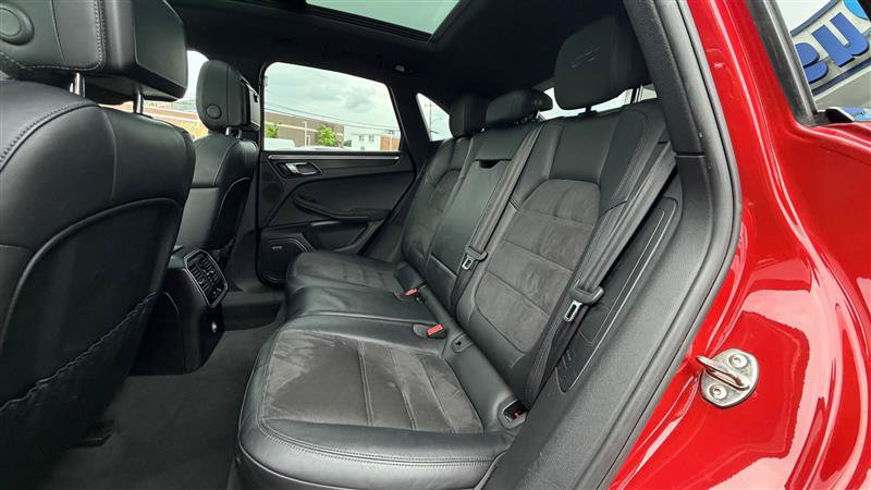Used 2017 Porsche Macan GTS AWD/4WD image 48