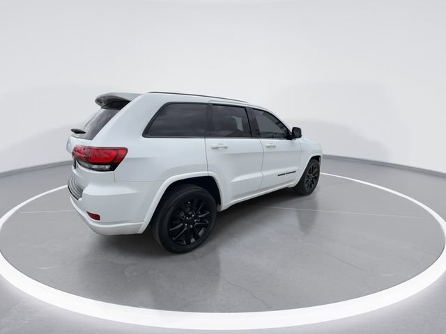 Used 2018 Jeep Grand Cherokee Altitude RWD image 8