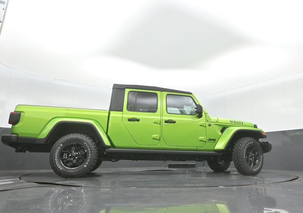 New 2025 Jeep Gladiator Willys image 33