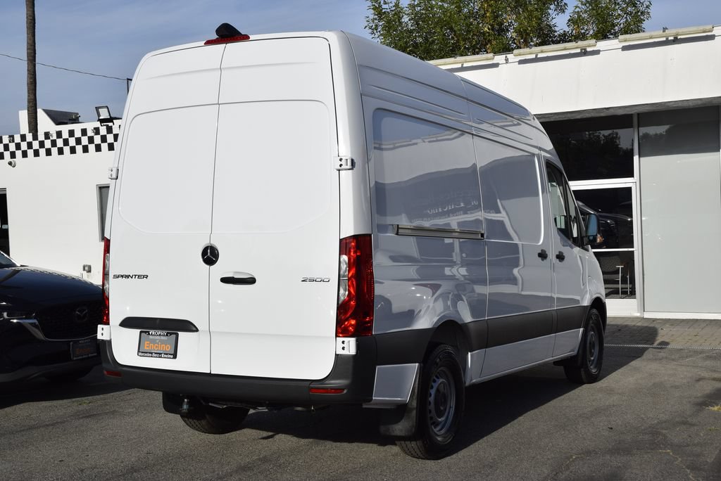Used 2025 Mercedes-Benz Sprinter 2500 image 5