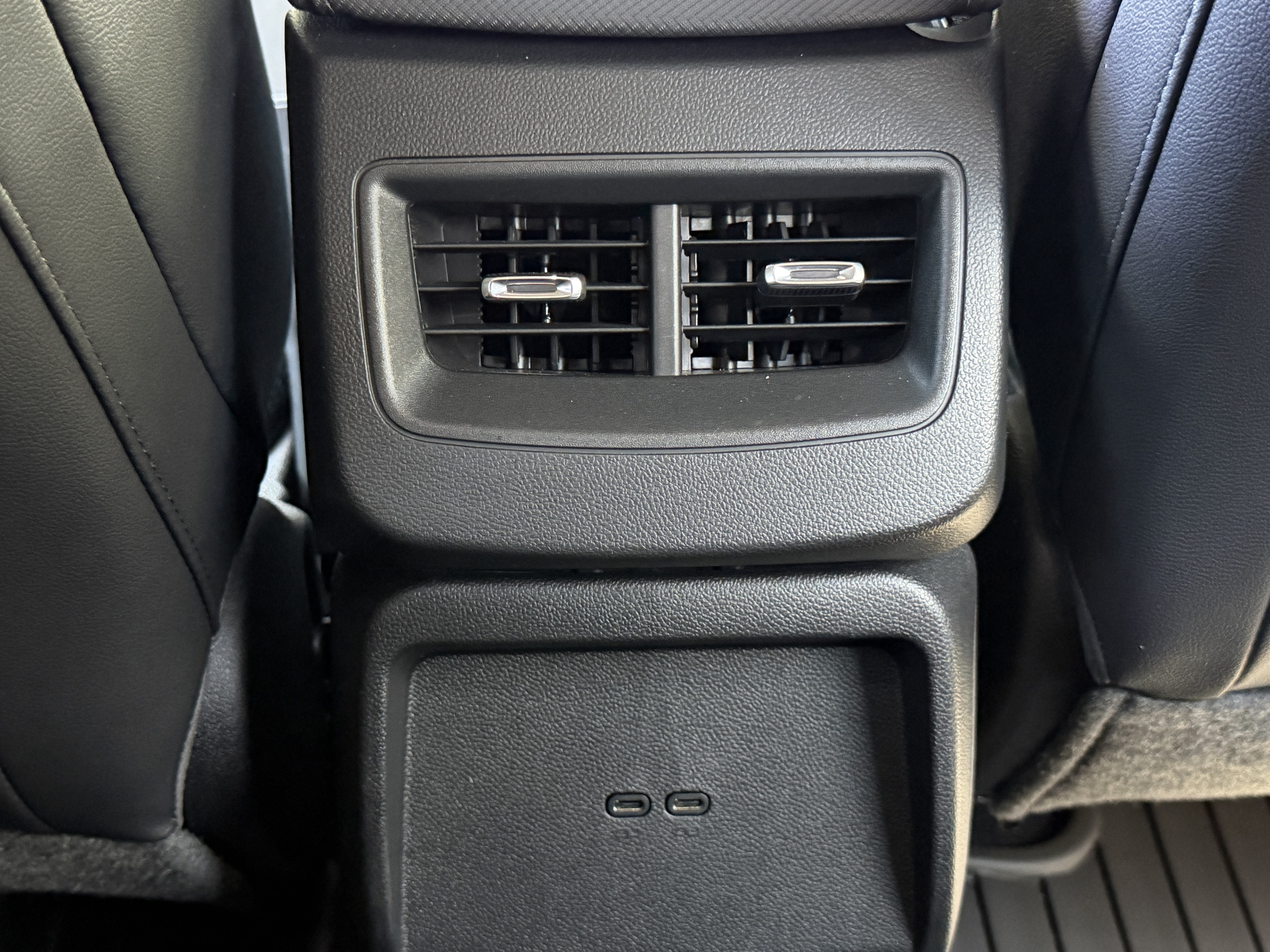 Used 2024 Chevrolet Equinox EV LT FWD image 31