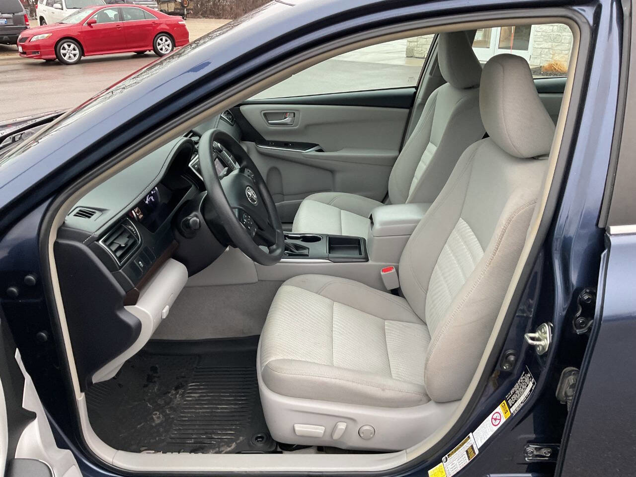 Used 2016 Toyota Camry LE image 13