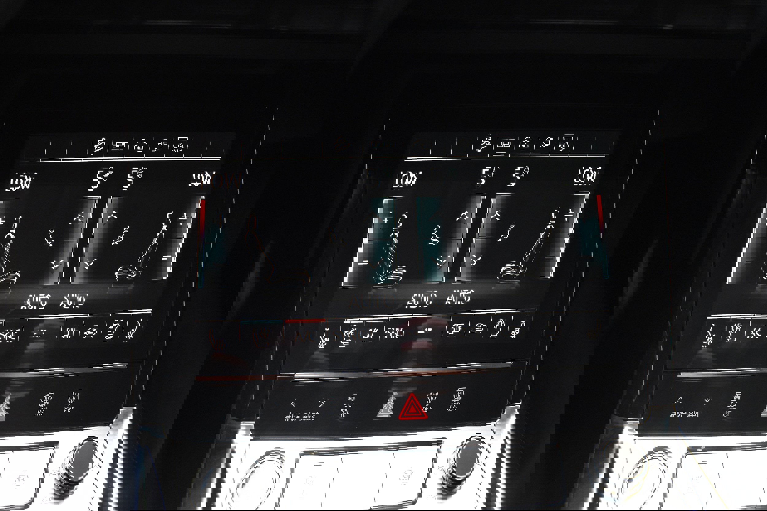 Used 2021 Audi e-tron Premium Plus w/ Premium Plus Package image 37