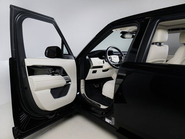 New 2026 Land Rover Range Rover Long Wheelbase SE AWD/4WD image 25