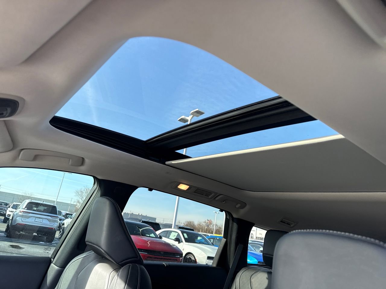 Used 2022 INFINITI QX60 Sensory image 14