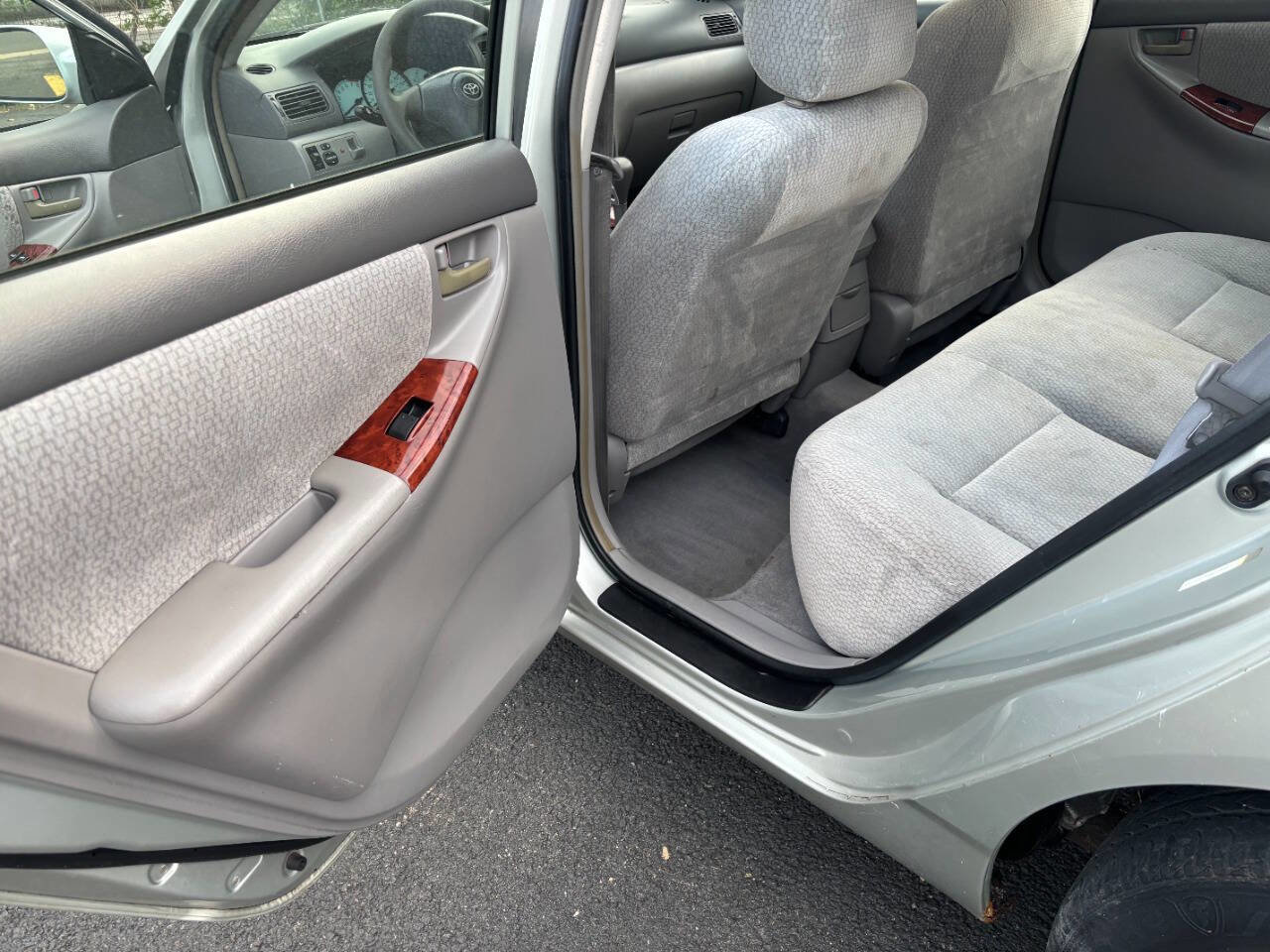 Used 2004 Toyota Corolla CE image 20