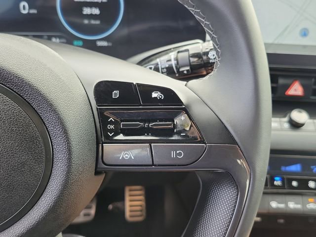 Certified 2025 Hyundai Elantra SEL image 6