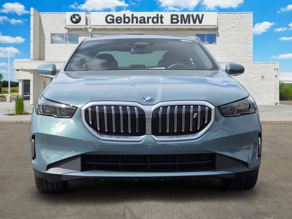 New 2026 BMW i5 eDrive40 w/ Premium Package AWD/4WD image 2