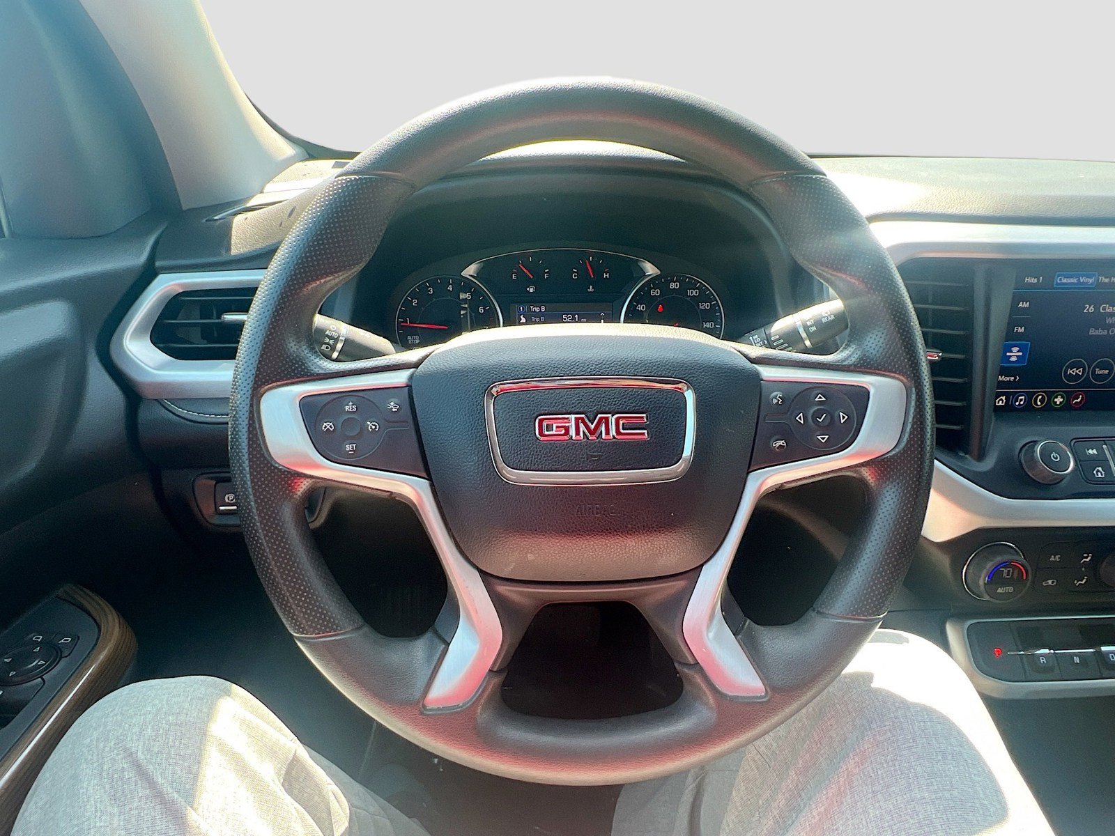 Used 2023 GMC Acadia SLE w/ Driver Convenience Package AWD/4WD image 11