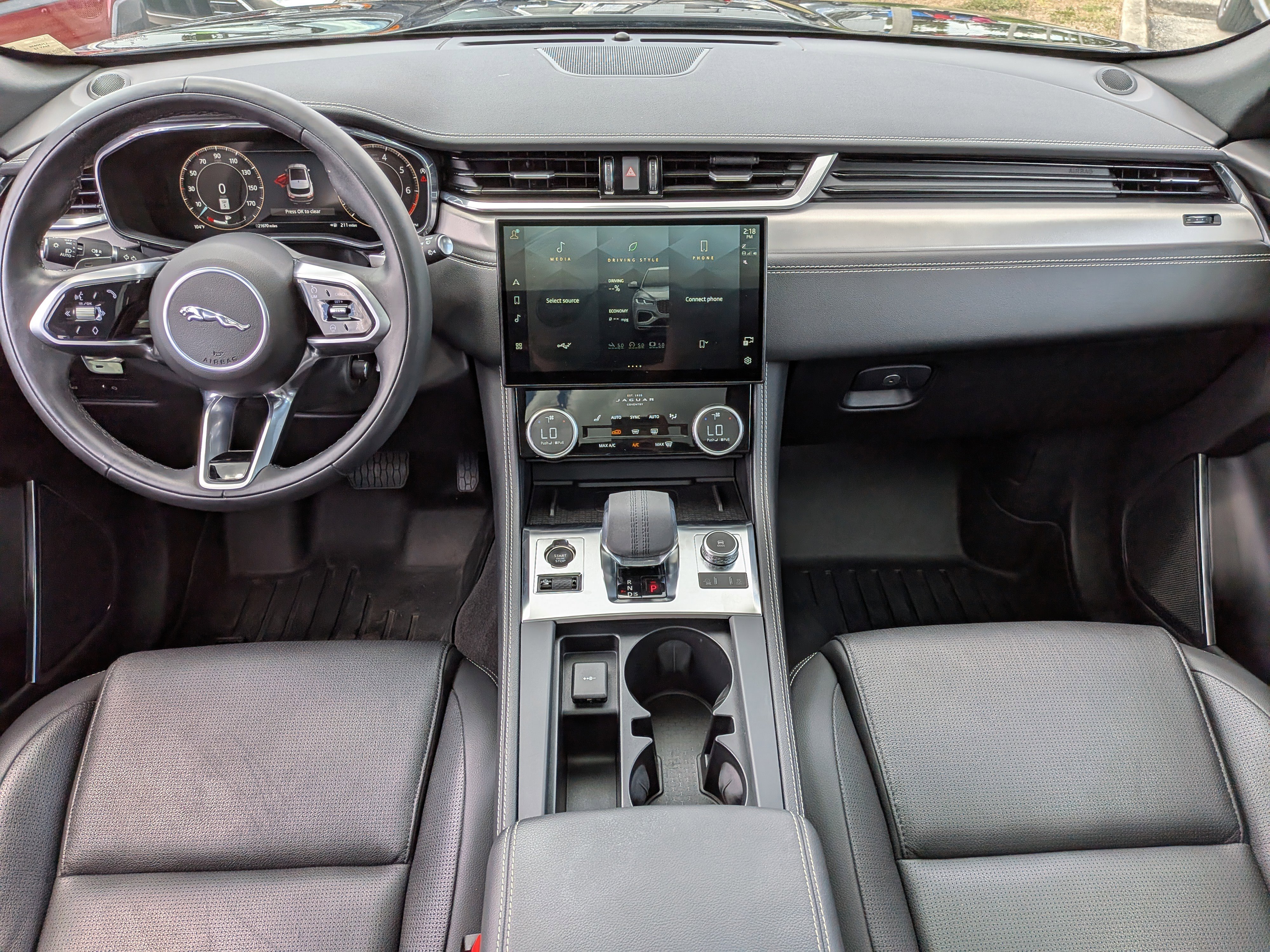 Used 2024 Jaguar F-PACE R-Dynamic S AWD/4WD image 17
