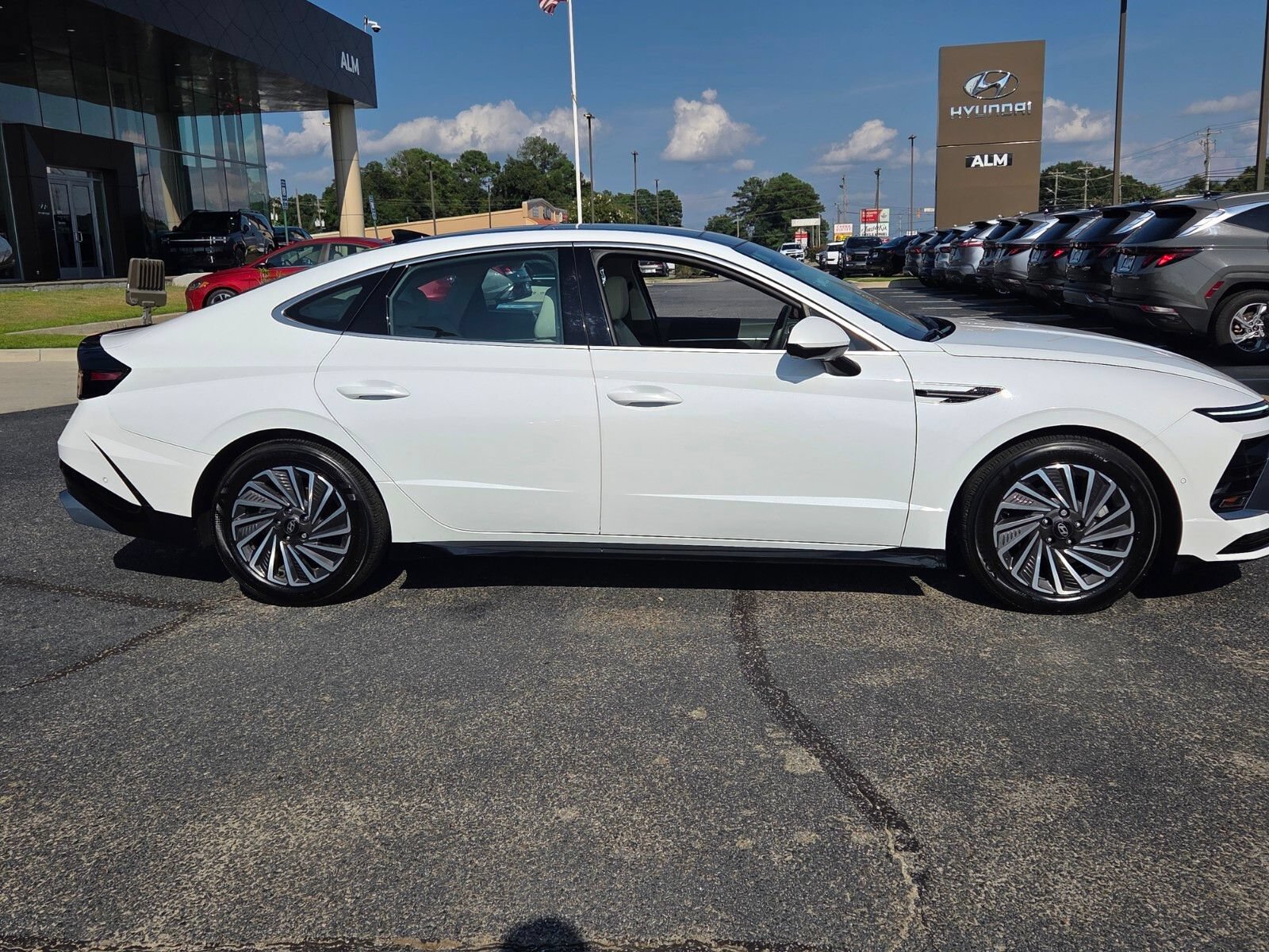 Used 2024 Hyundai Sonata Limited FWD image 14