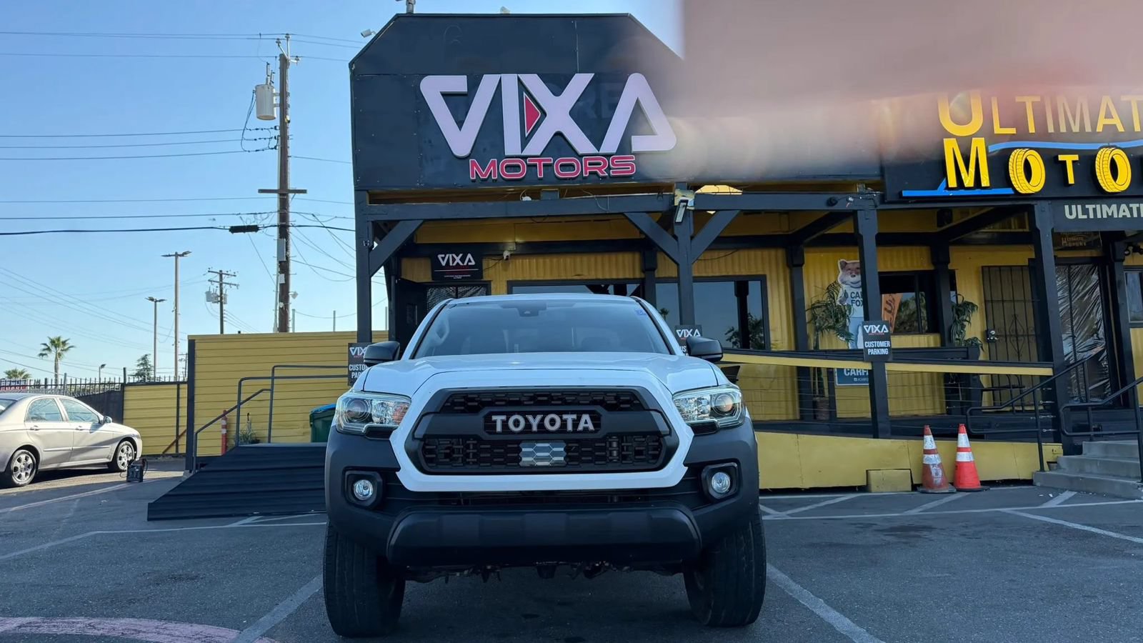 Used 2023 Toyota Tacoma SR RWD image 2
