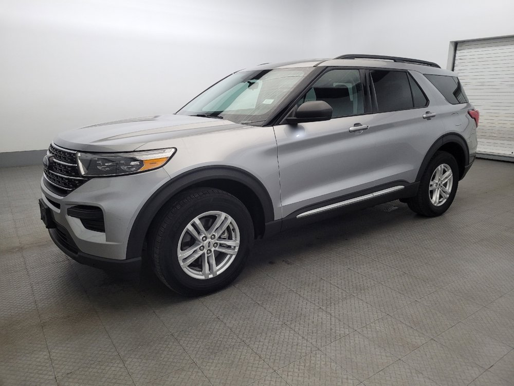 Used 2022 Ford Explorer XLT image 2