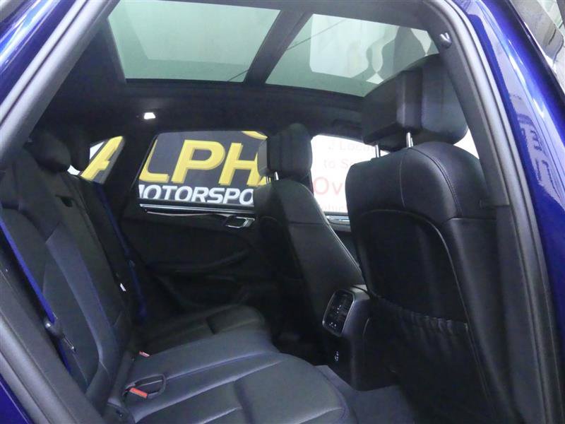 Used 2023 Porsche Macan AWD/4WD image 18