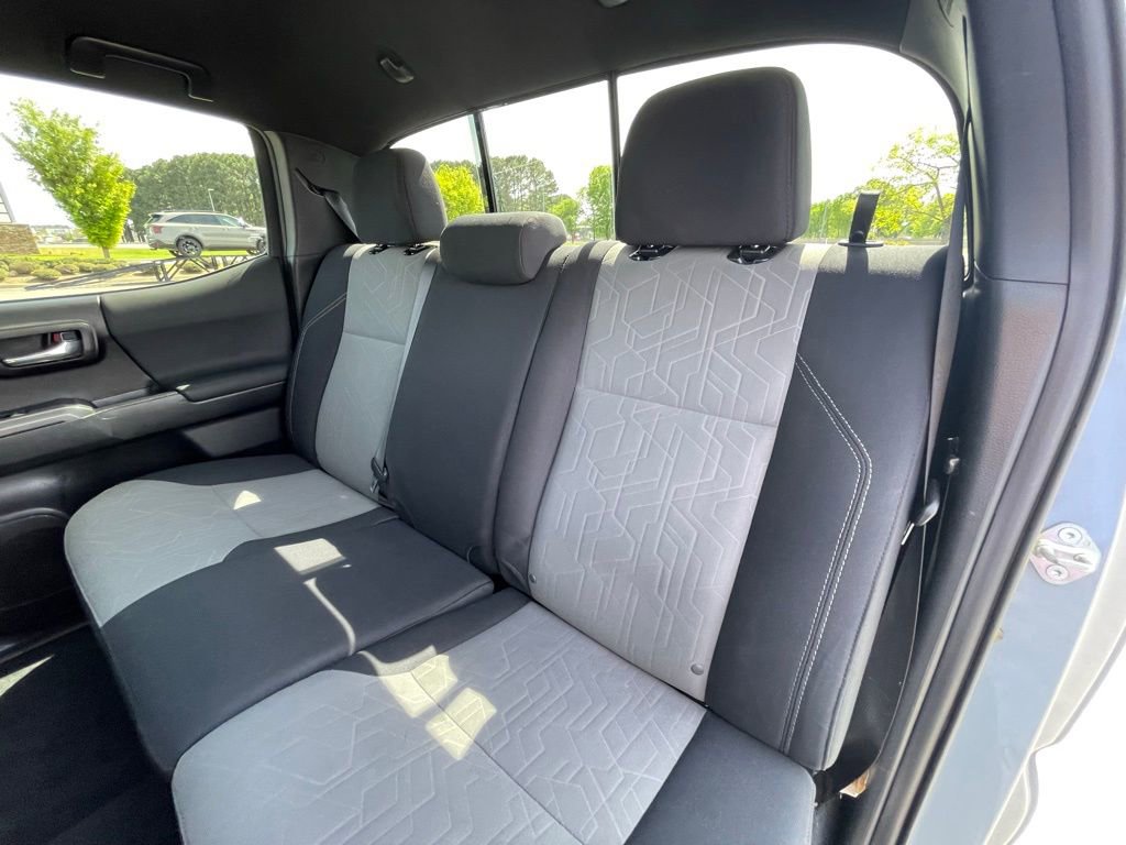 Used 2020 Toyota Tacoma TRD Sport w/ Technology Package image 25