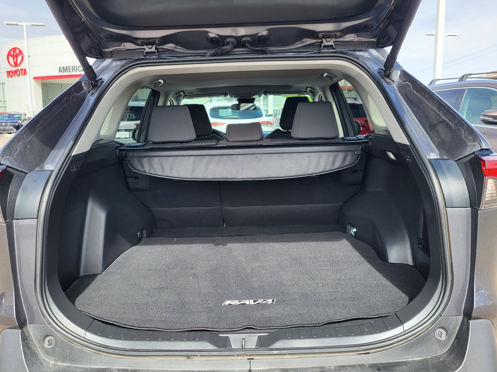 Certified 2025 Toyota RAV4 XLE w/ Convenience Package image 20