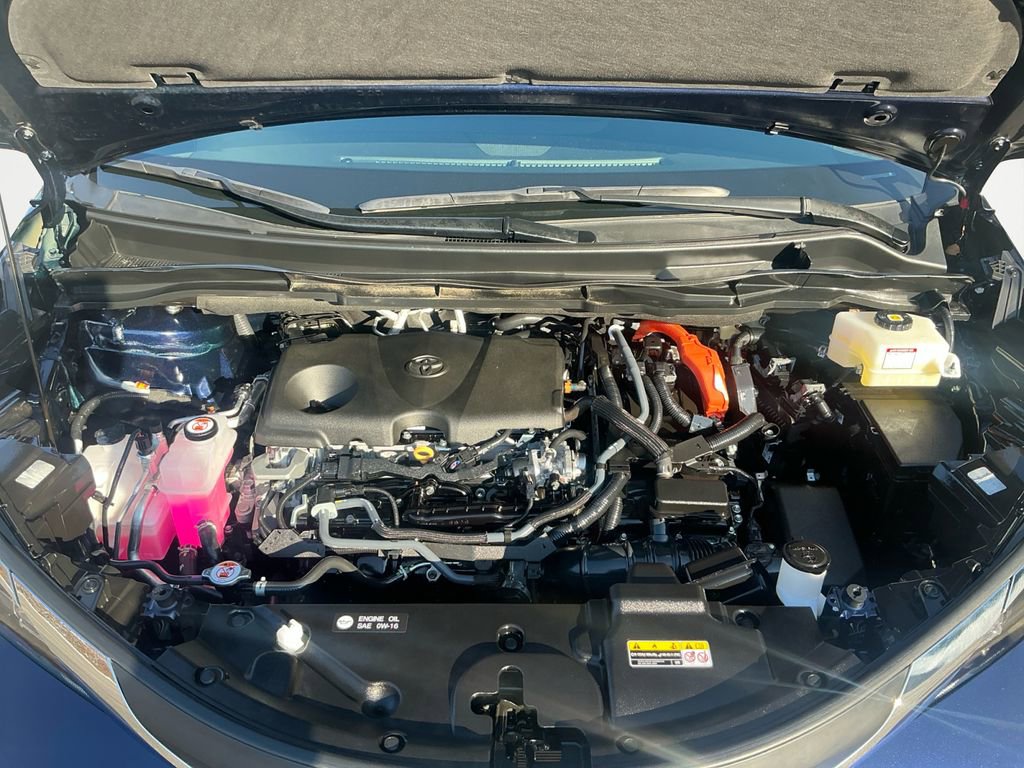 Used 2025 Toyota Sienna XLE image 18