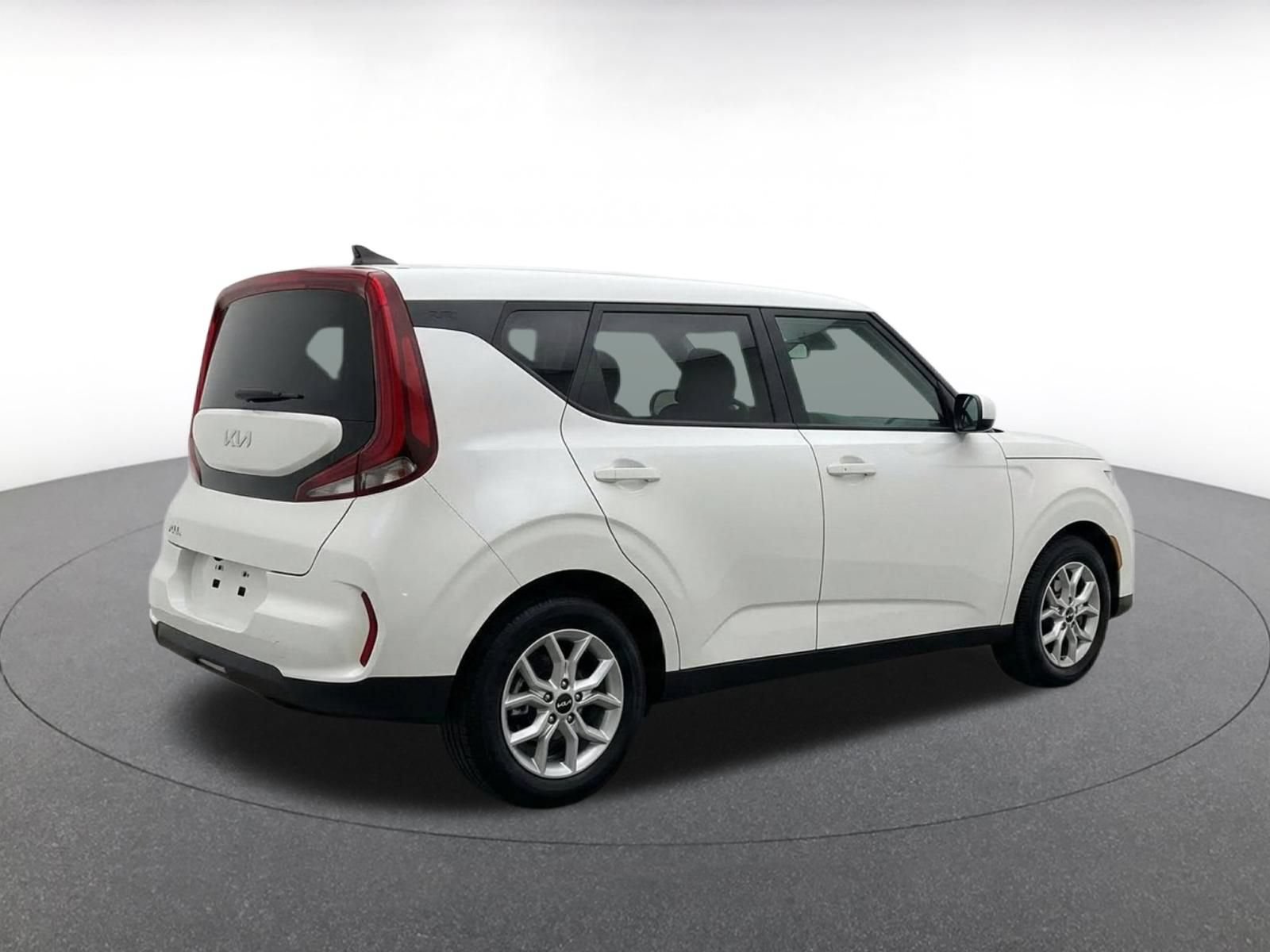 Used 2025 Kia Soul LX w/ LX Technology Package FWD image 10