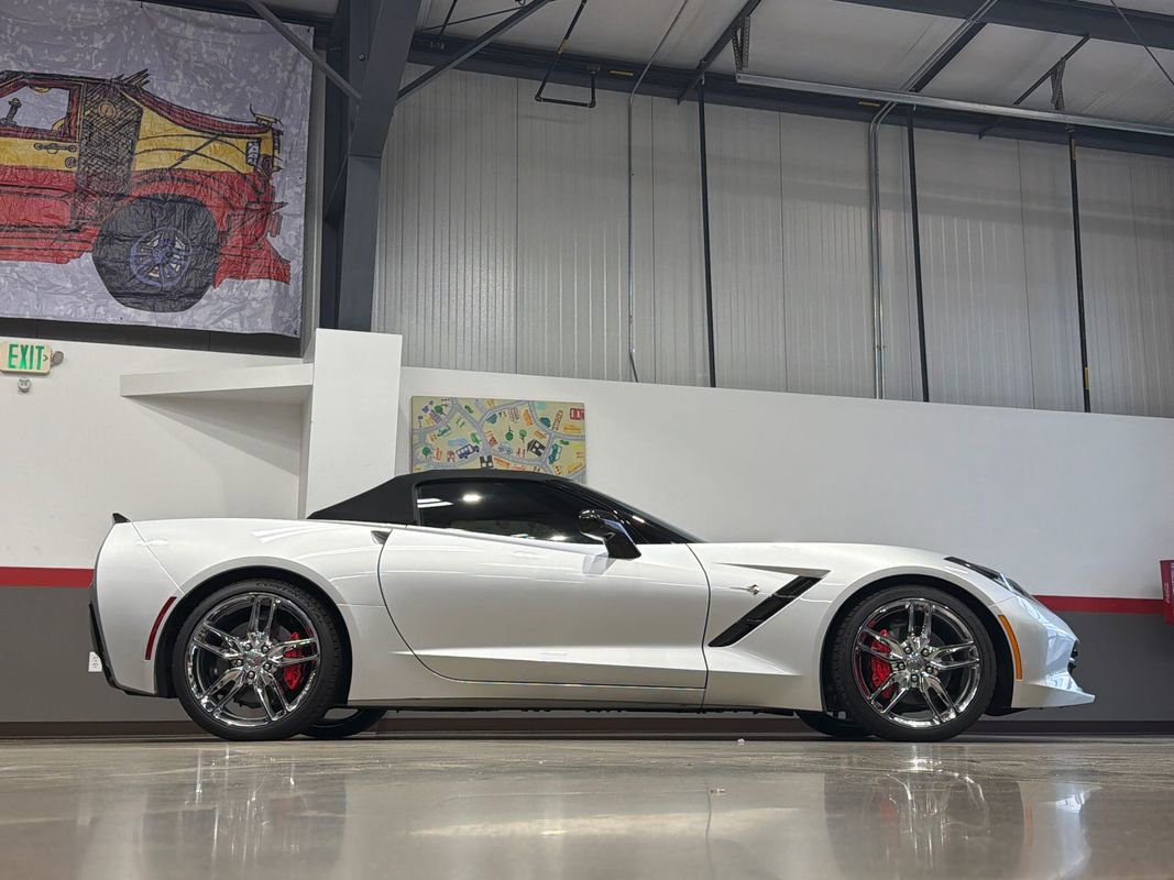 Used 2016 Chevrolet Corvette Stingray Convertible w/ 3LT Preferred Equipment Group RWD image 23