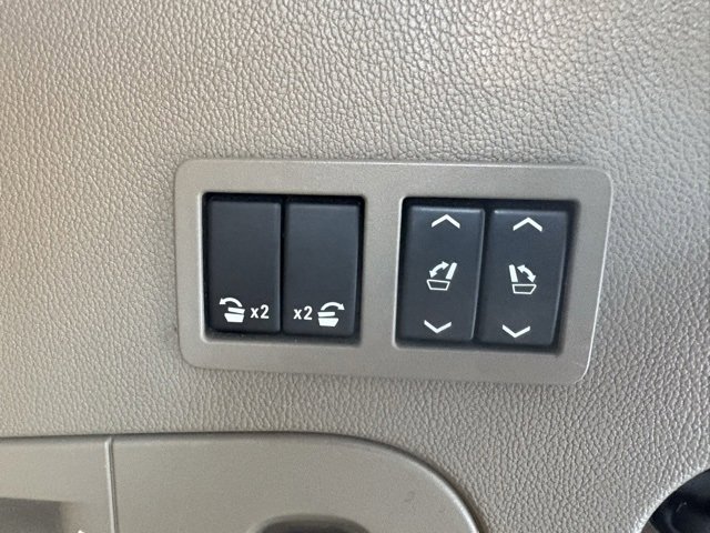 Used 2018 GMC Yukon SLT w/ Premium Edition image 7