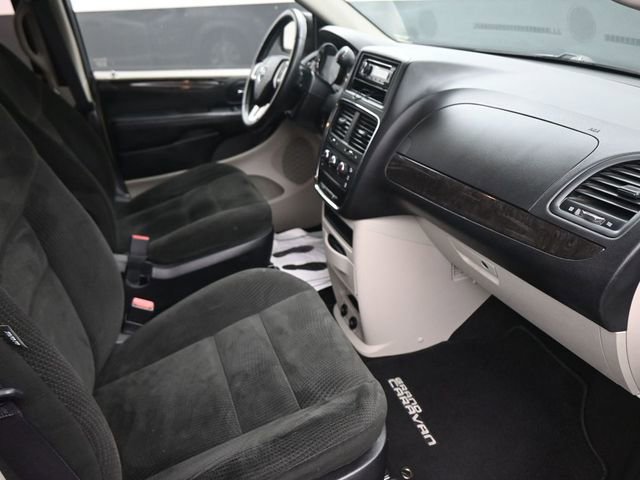 Used 2015 Dodge Grand Caravan American Value Package w/ UConnect Hands-Free Group image 36