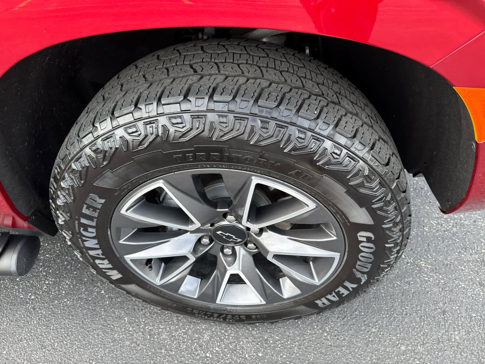 Used 2024 Chevrolet Tahoe Z71 w/ Z71 Off-Road Package image 15