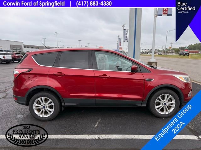 Used 2017 Ford Escape SE FWD image 2