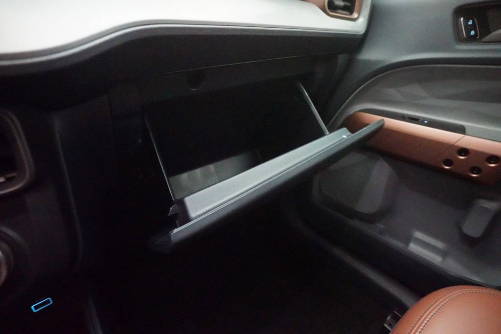 Used 2022 Ford Maverick Lariat w/ Equipment Group 500A Standard image 29