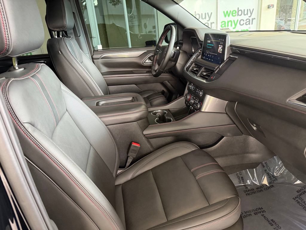 Used 2024 Chevrolet Suburban RST w/ Luxury Package RWD image 29