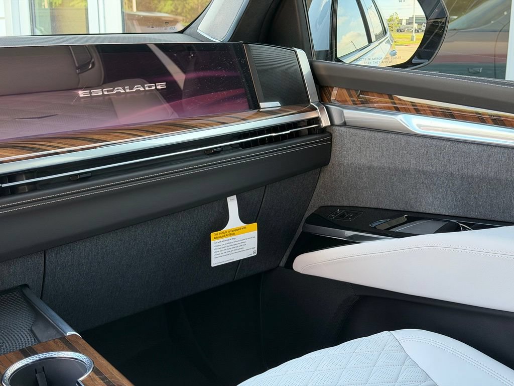 New 2026 Cadillac Escalade Platinum Sport w/ LPO, ONYX Package AWD/4WD image 29