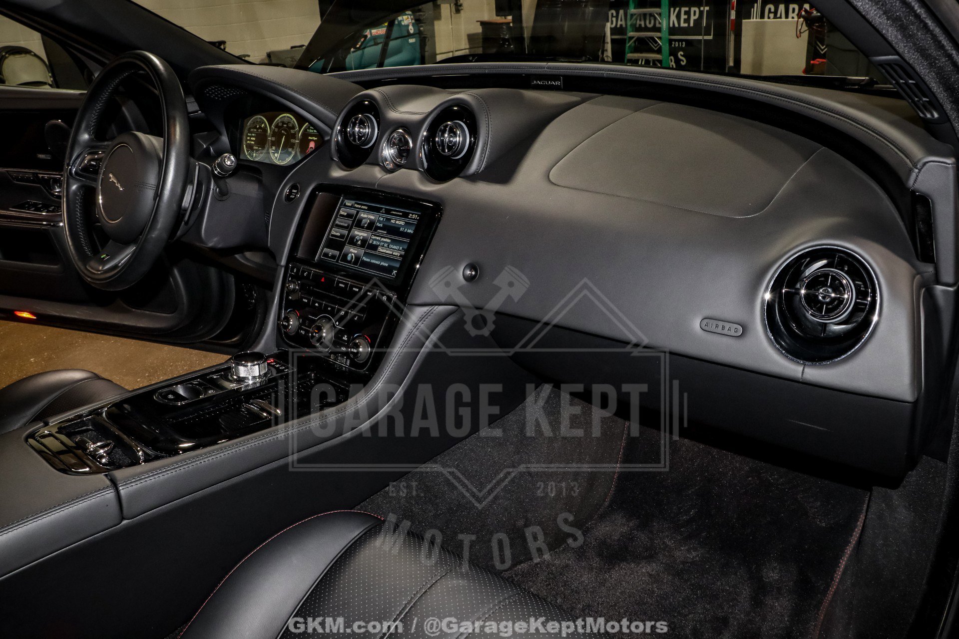 Used 2015 Jaguar XJ R LWB image 82