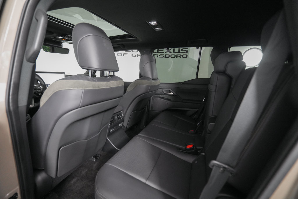 Used 2024 Lexus GX 550 AWD/4WD image 13