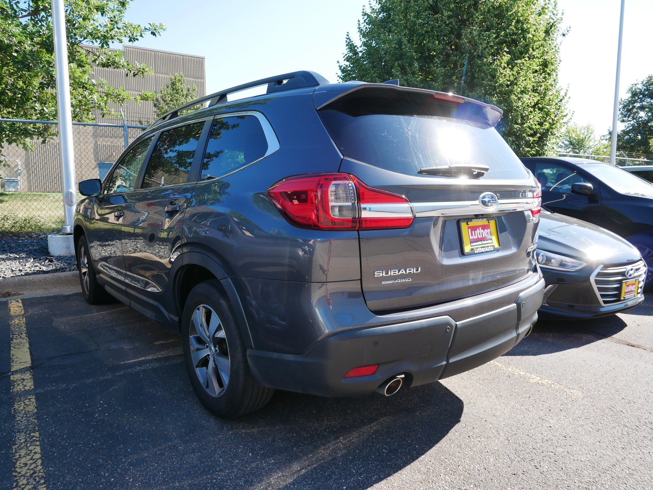 Used 2022 Subaru Ascent Premium w/ Convenience Package AWD/4WD image 3