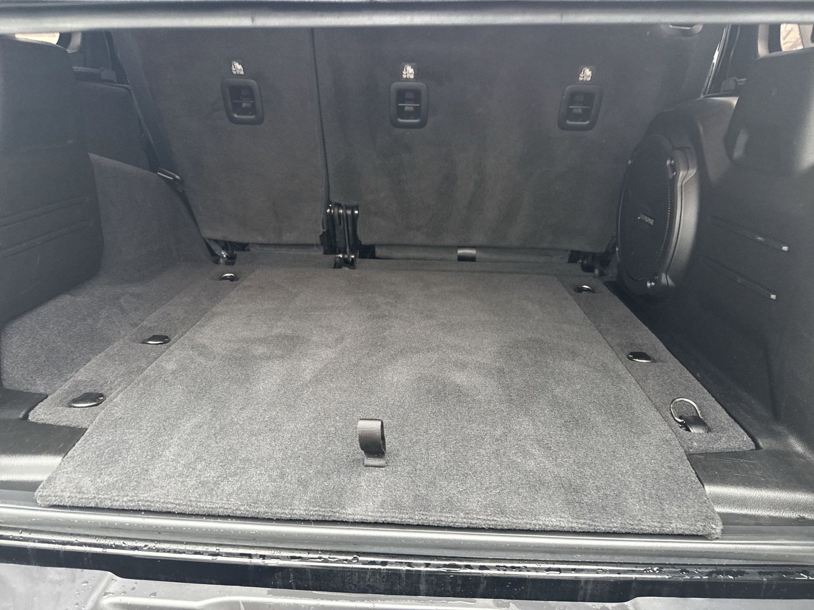 Used 2022 Jeep Wrangler Unlimited Rubicon w/ Xtreme Recon 35" Tire Package image 23