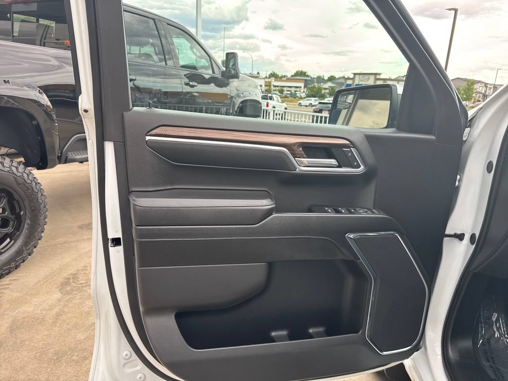 Used 2024 Chevrolet Silverado 1500 LT AWD/4WD image 10