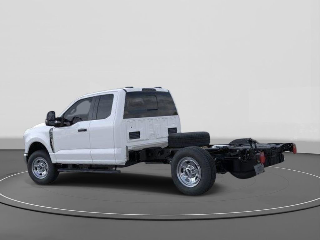 New 2026 Ford F350 XL w/ XL Chrome Package image 4