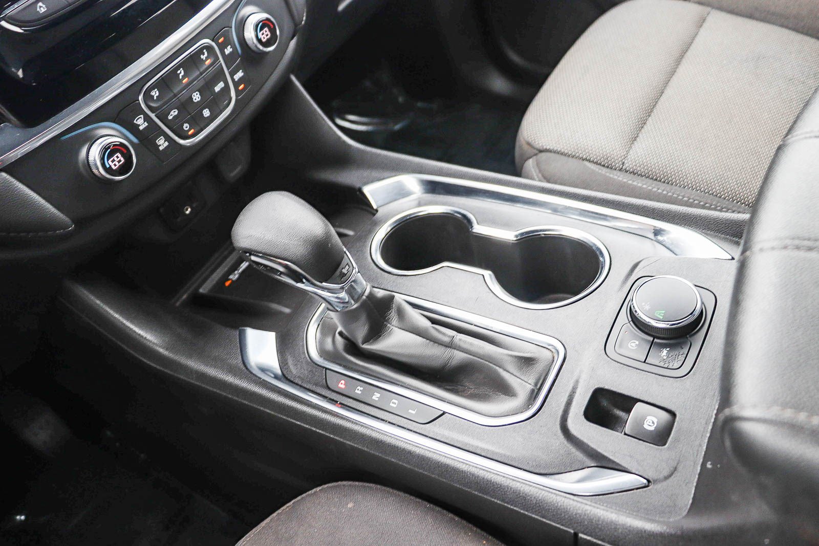 Used 2023 Chevrolet Traverse LT FWD image 23