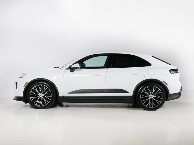 New 2026 Porsche Macan 4 Electric AWD/4WD image 2