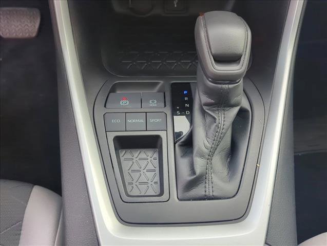 Used 2022 Toyota RAV4 XLE image 11