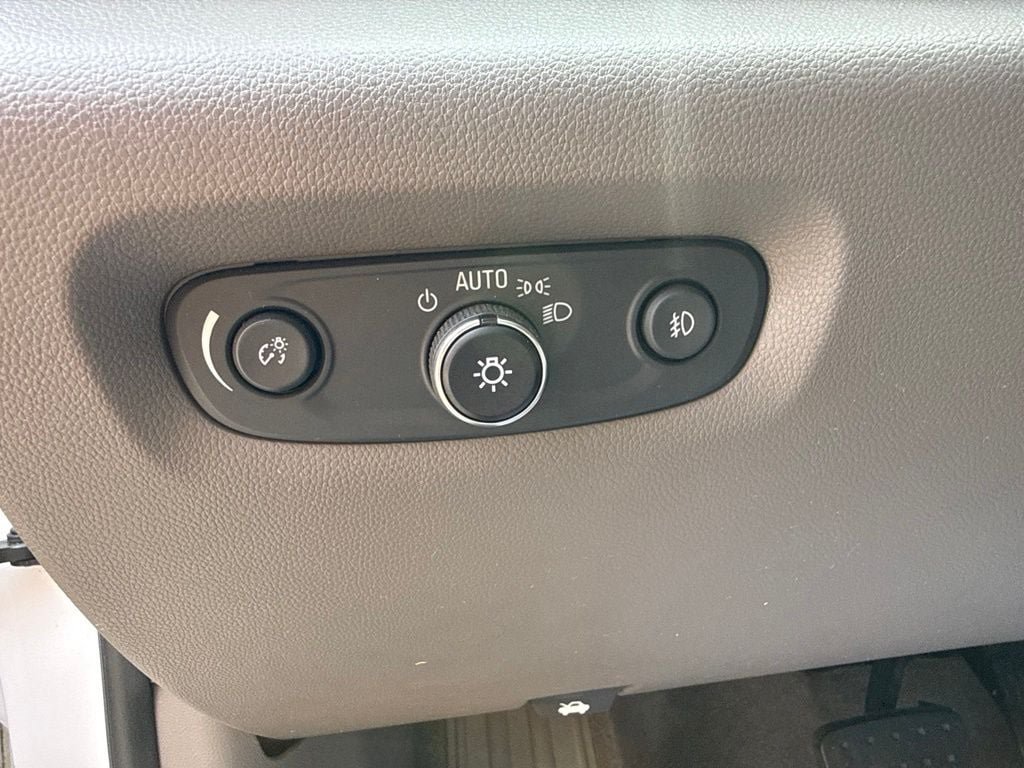 Used 2018 Chevrolet Traverse Premier AWD/4WD image 14