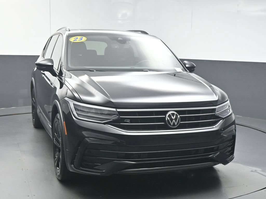 Used 2023 Volkswagen Tiguan SE R-Line FWD image 3