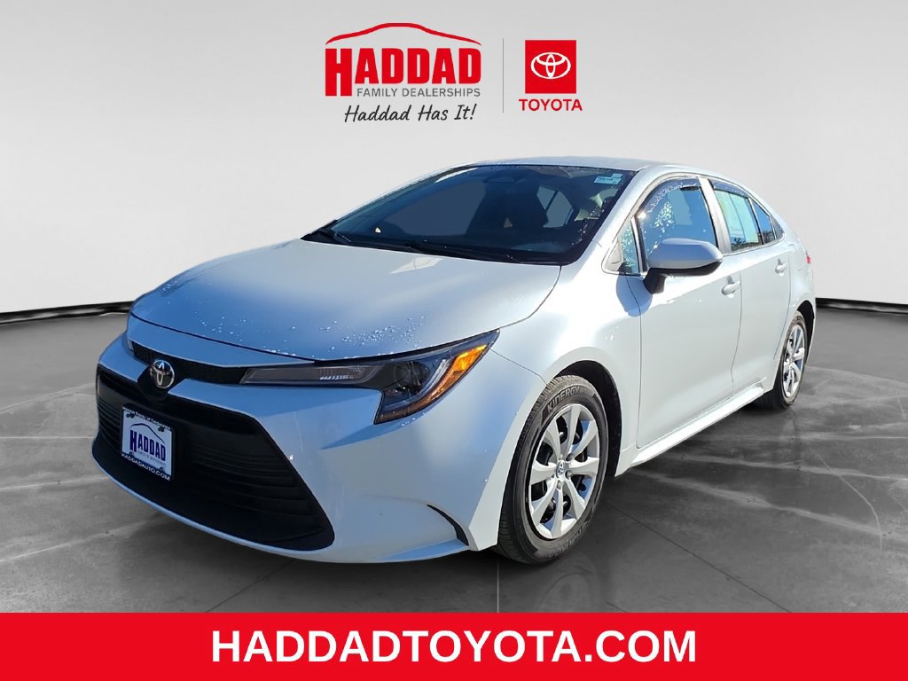 Used 2025 Toyota Corolla LE FWD image 1
