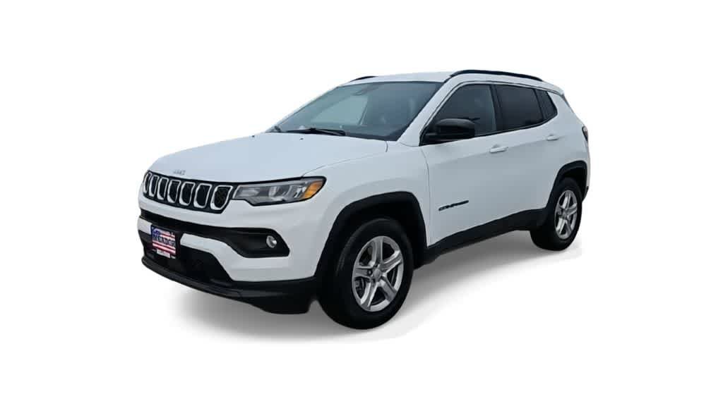 Used 2024 Jeep Compass Latitude AWD/4WD image 4
