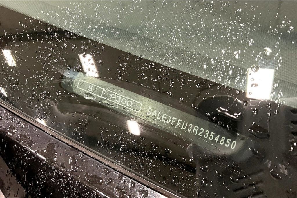 Used 2024 Land Rover Defender 130 S image 24