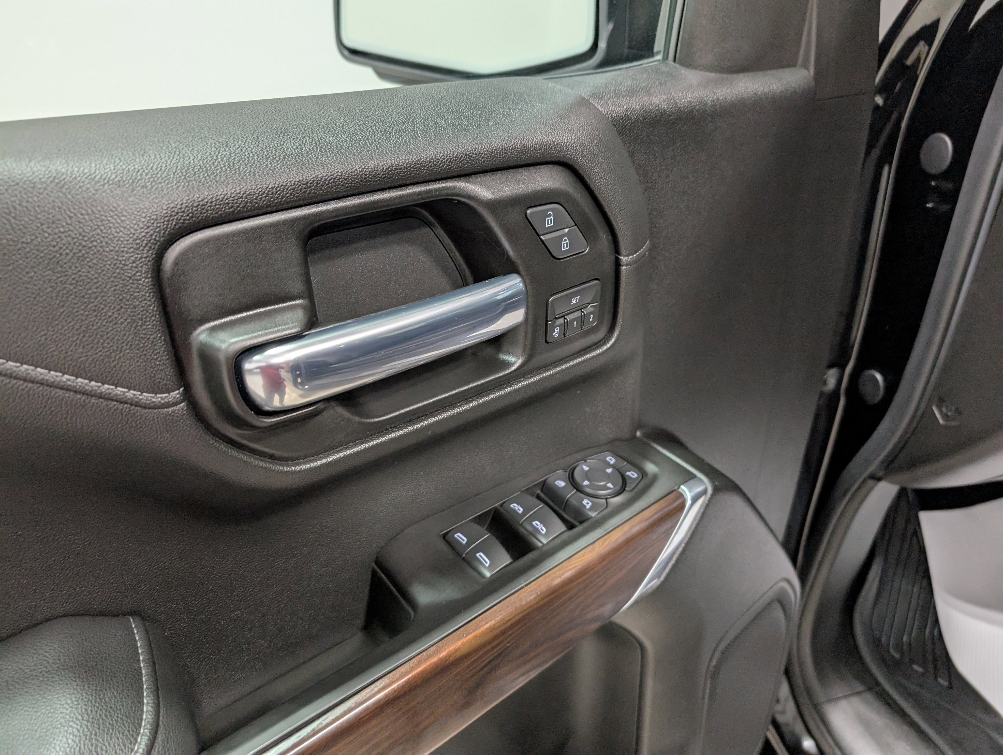 Used 2020 GMC Sierra 1500 SLT w/ SLT Convenience Package AWD/4WD image 14