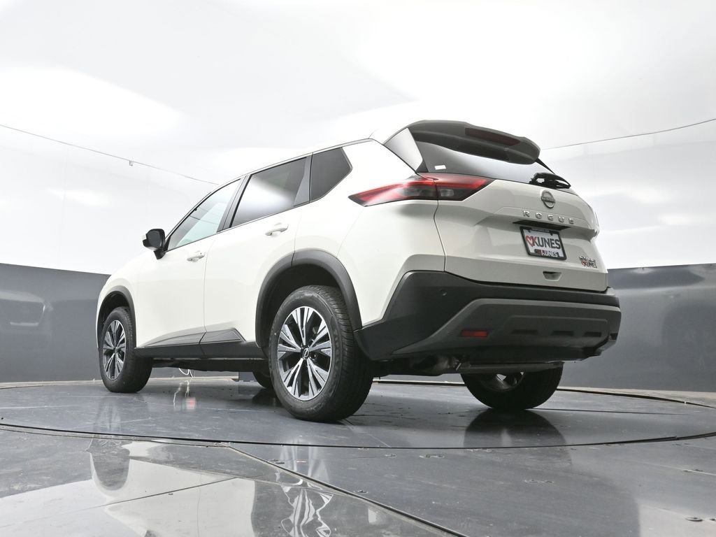 Used 2023 Nissan Rogue SV image 54